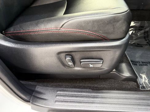 Used 2024 Toyota 4Runner TRD Off-Road Premium image 18