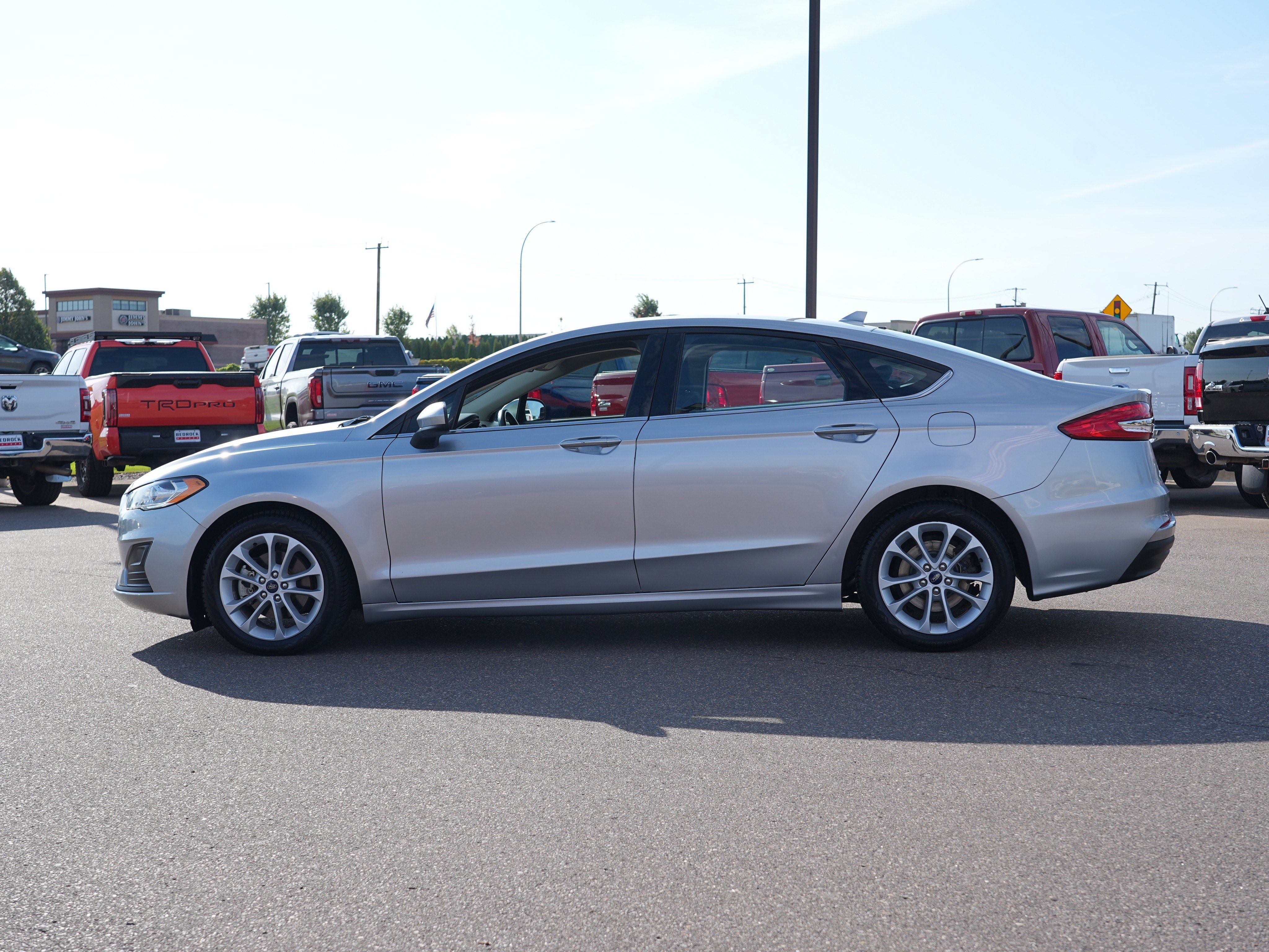 Used 2020 Ford Fusion SE FWD image 6