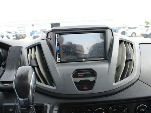 Used 2018 Ford Transit 350 138 DRW RWD image 16