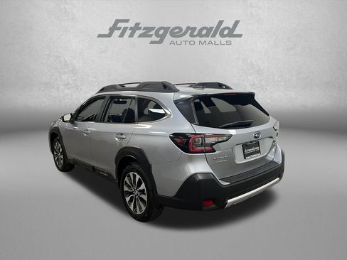 Used 2025 Subaru Outback Limited XT w/ Popular Package #2 AWD/4WD image 3