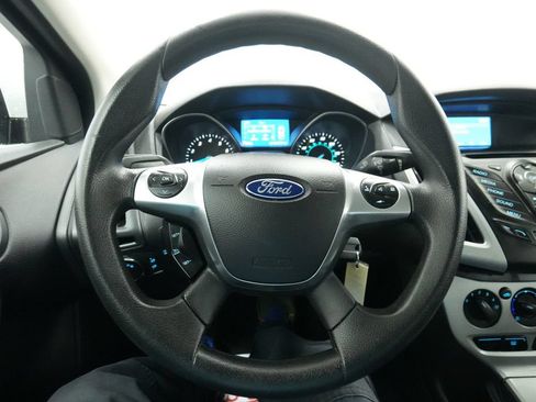 Used 2014 Ford Focus SE FWD image 32