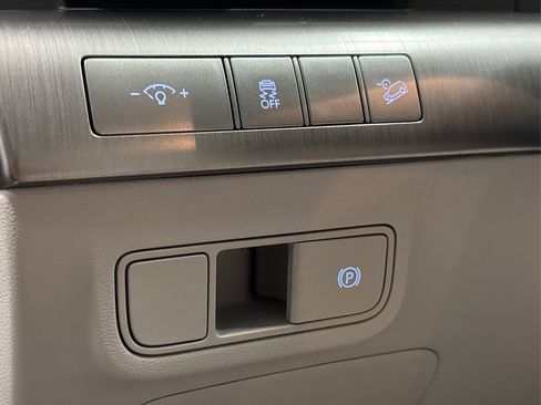 Used 2025 Hyundai Kona SEL image 36