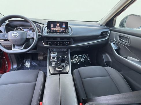 Used 2025 Nissan Rogue S AWD/4WD image 17