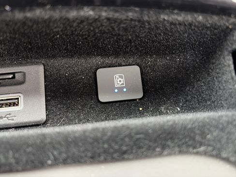 Used 2023 Cadillac Escalade ESV V w/ LPO, ONYX Package image 44