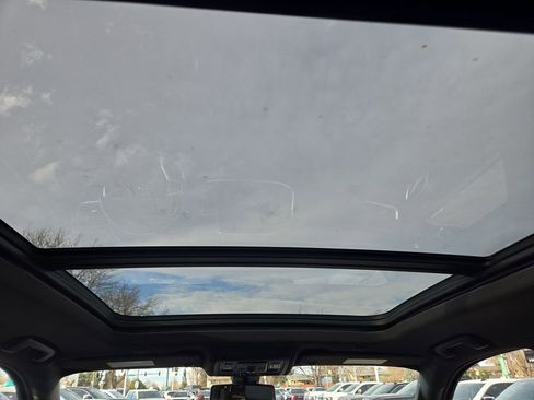 Used 2022 Chevrolet Tahoe Z71 w/ Luxury Package image 17