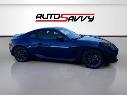 Used 2025 Toyota GR86 w/ ALL Weather Mat Package (TMS) RWD image 8