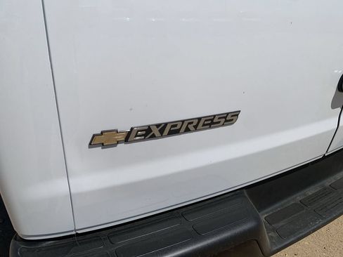 New 2026 Chevrolet Express 2500 w/ Driver Convenience Package RWD image 30