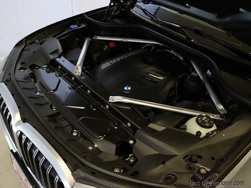 Used 2025 BMW X7 xDrive40i w/ Premium Package image 41