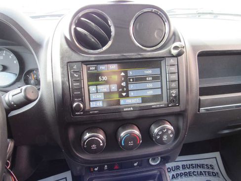 Used 2015 Jeep Patriot 4WD image 19