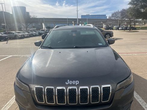 Used 2019 Jeep Cherokee Latitude Plus image 7