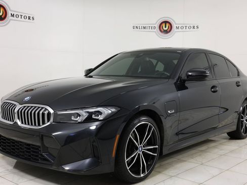 Used 2023 BMW 330e w/ M Sport Package RWD image 5