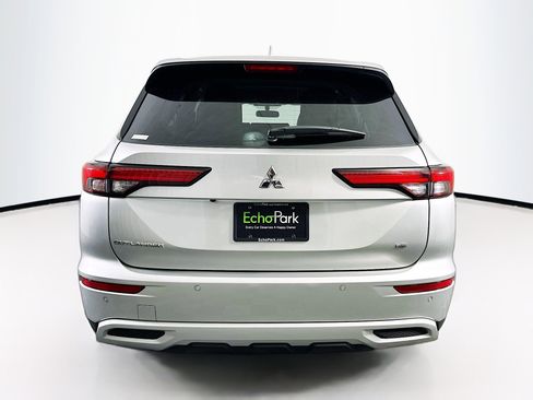 Used 2024 Mitsubishi Outlander SE image 7