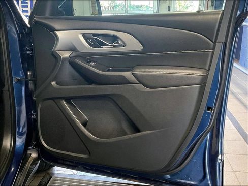 Used 2023 Chevrolet Traverse LT AWD/4WD image 11