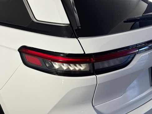 Used 2022 Jeep Grand Cherokee Laredo w/ Luxury Tech Group I image 36