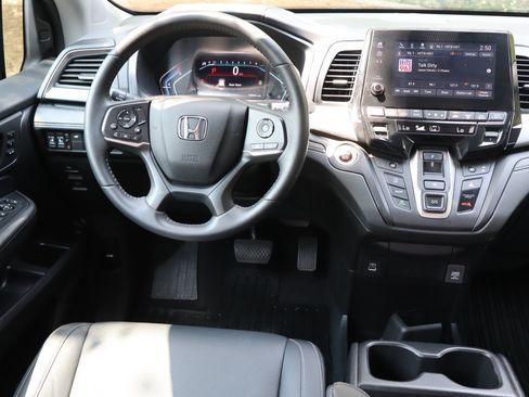 Used 2024 Honda Odyssey EX-L image 17