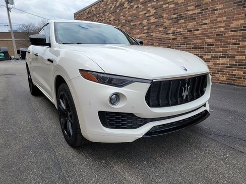 Used 2017 Maserati Levante AWD/4WD image 35