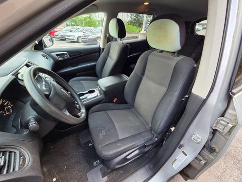 Used 2018 Nissan Pathfinder S FWD image 15