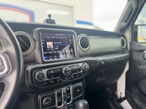 Used 2018 Jeep Wrangler Unlimited Rubicon AWD/4WD image 48