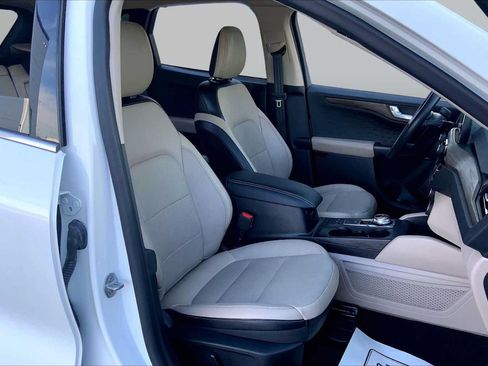 Used 2020 Ford Escape Titanium FWD image 8