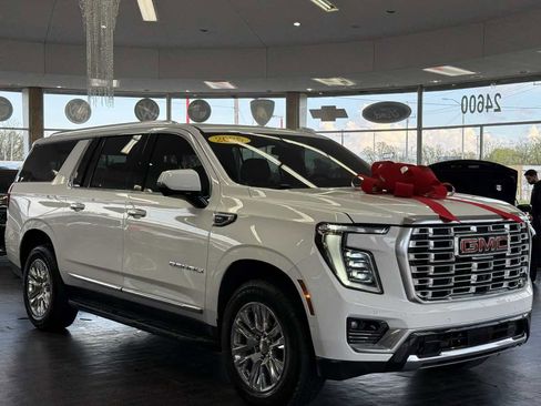 Used 2025 GMC Yukon XL Denali AWD/4WD image 1
