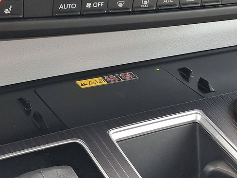 Certified 2025 Toyota Sienna XLE FWD image 28