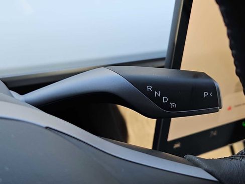 Used 2023 Tesla Model 3 Standard Range image 30