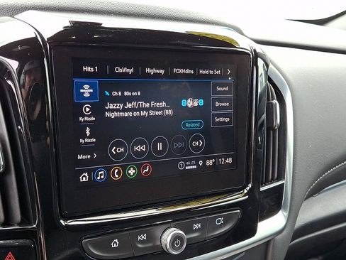 Certified 2023 Chevrolet Traverse LT FWD image 18