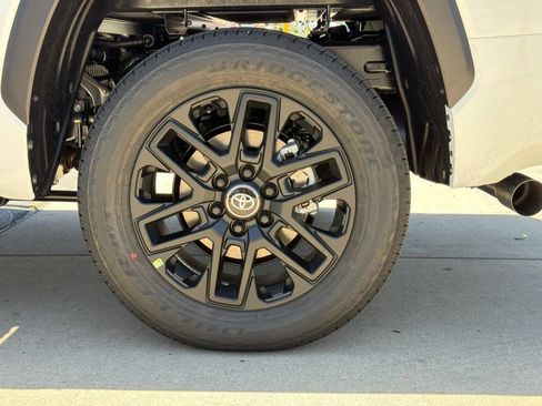 New 2026 Toyota Tundra SR5 AWD/4WD image 17