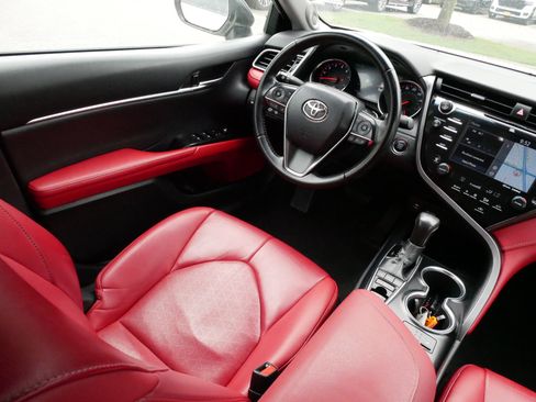 Used 2019 Toyota Camry XSE w/ Driver Assist Package FWD image 9