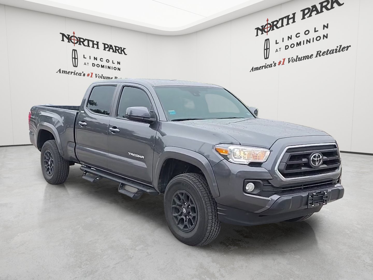 Used 2021 Toyota Tacoma SR5 RWD image 7