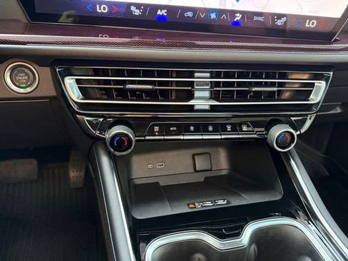 Used 2026 Chevrolet Traverse Z71 w/ Enhanced Driving Package AWD/4WD image 22