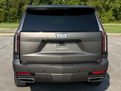 Used 2025 Cadillac Escalade ESV Premium Luxury w/ LPO, Radiant Package AWD/4WD image 6