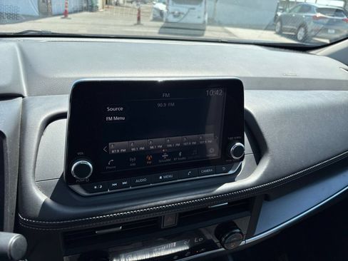 Used 2025 Nissan Rogue SV AWD/4WD image 20