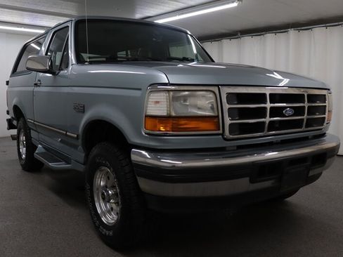 Used 1996 Ford Bronco XLT AWD/4WD image 1