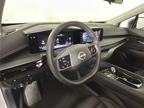 Used 2025 Nissan Murano SV FWD image 13