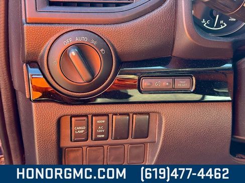 Used 2023 Nissan Titan SV w/ SV Convenience Package image 12