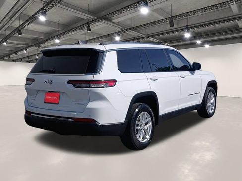 Used 2023 Jeep Grand Cherokee L Laredo w/ Luxury Tech Group I AWD/4WD image 16