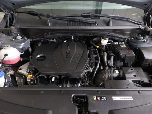 Used 2024 Kia Sportage LX image 18