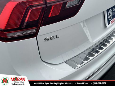 Used 2022 Volkswagen Tiguan SEL R-Line AWD/4WD image 10