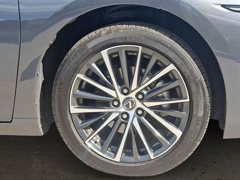 Used 2025 Lexus ES 300h w/ Premium Package FWD image 10