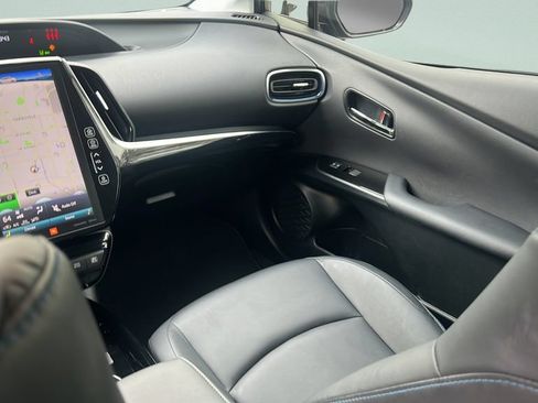 Used 2021 Toyota Prius Limited FWD image 12