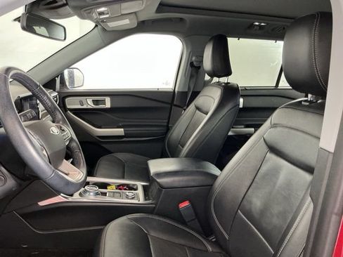 Used 2022 Ford Explorer Limited w/ Equipment Group 301A AWD/4WD image 10