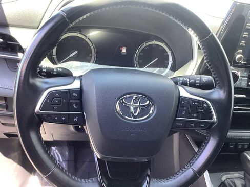 Used 2021 Toyota Highlander XSE AWD/4WD image 15