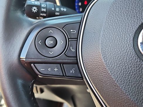 Used 2022 Toyota Corolla Cross XLE w/ Convenience Package FWD image 27