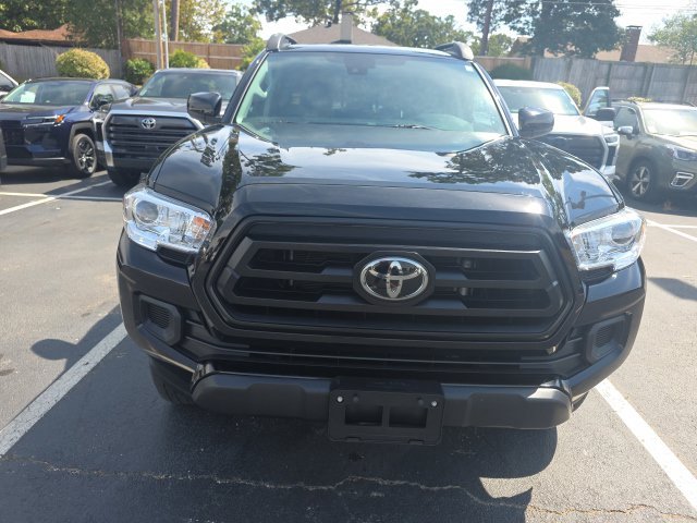Used 2022 Toyota Tacoma SR AWD/4WD image 2