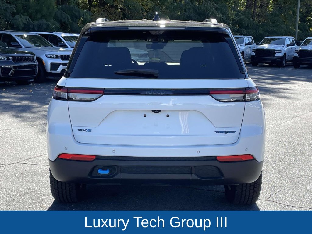 Certified 2023 Jeep Grand Cherokee Trailhawk w/ Advanced Protech Group II AWD/4WD image 8