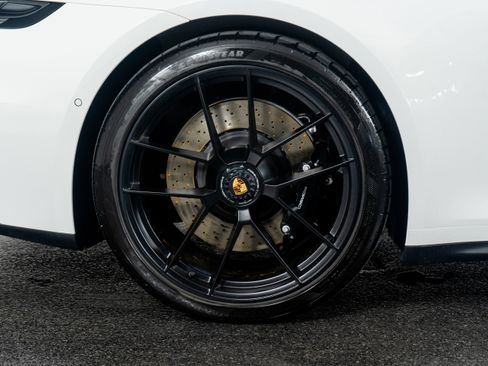 Used 2025 Porsche 911 Carrera 4 GTS image 9