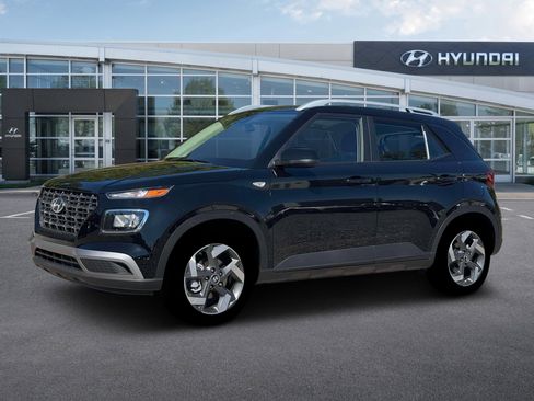 New 2026 Hyundai Venue SEL FWD image 2