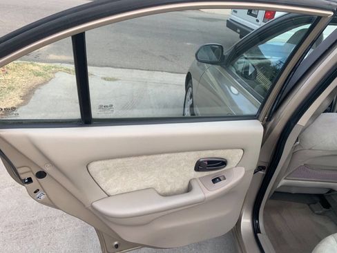 Used 2003 Hyundai Elantra GLS FWD image 14