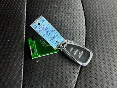 Used 2021 Chevrolet Equinox Premier image 34